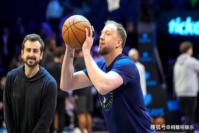 荷甲赛程吃紧，新疆广汇今晚临场应变，球迷炸锅，团队化学反应显著的简单介绍