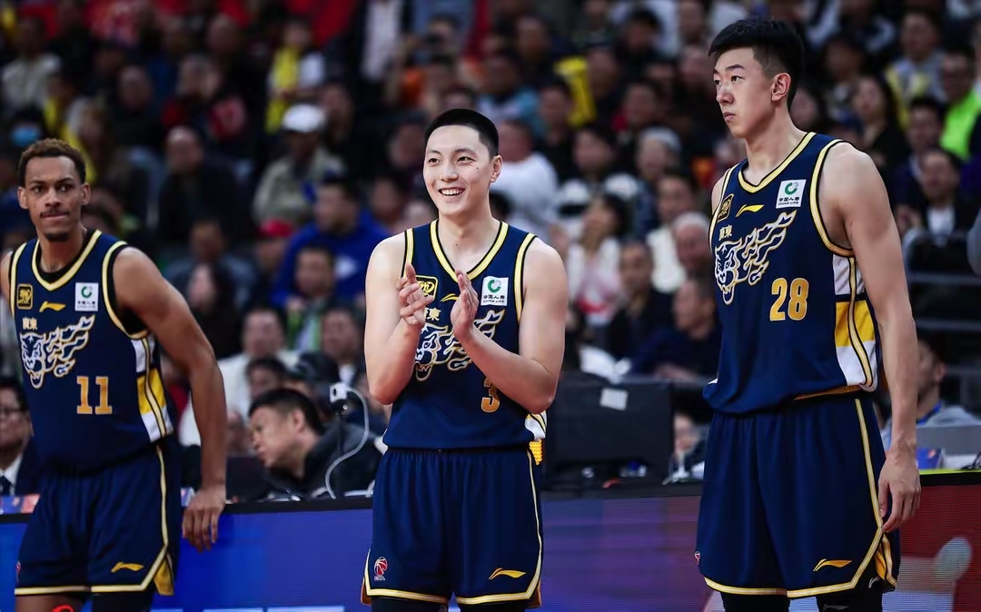 关于CBA季后赛集结日再迎强敌，马德里竞技调整名单，主帅态度——态度坚定，控场能力受关注的信息